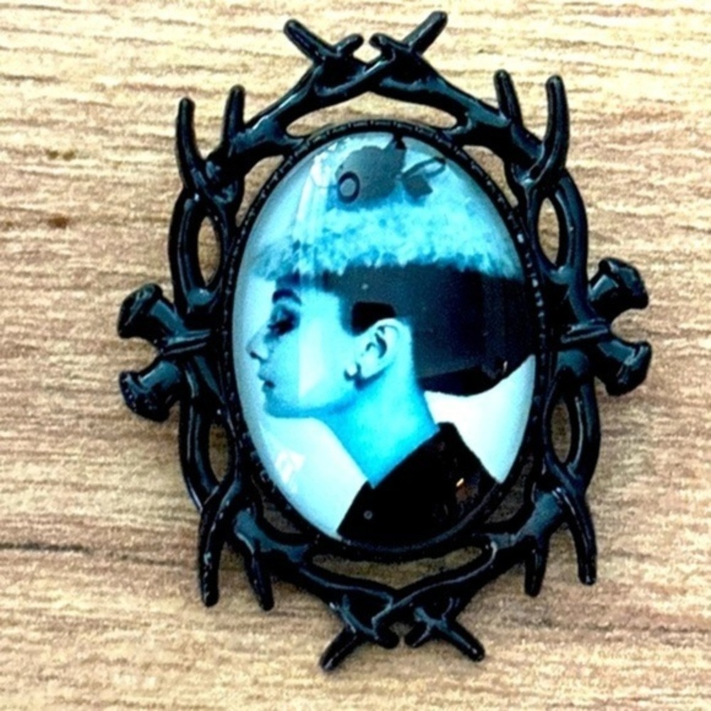Audrey Hepburn Brooch, Antique Look, Unisex Accessories, Victorian Design